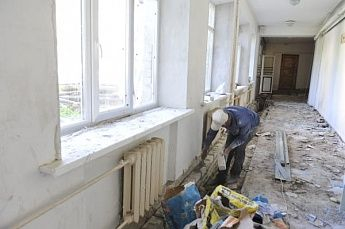 Ростовских строителей оштрафовали за незаконченную крышу школы