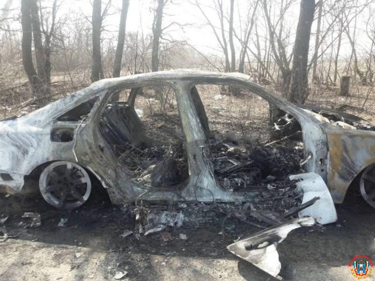 Донские полицейские вытащили инвалида из горящей машины