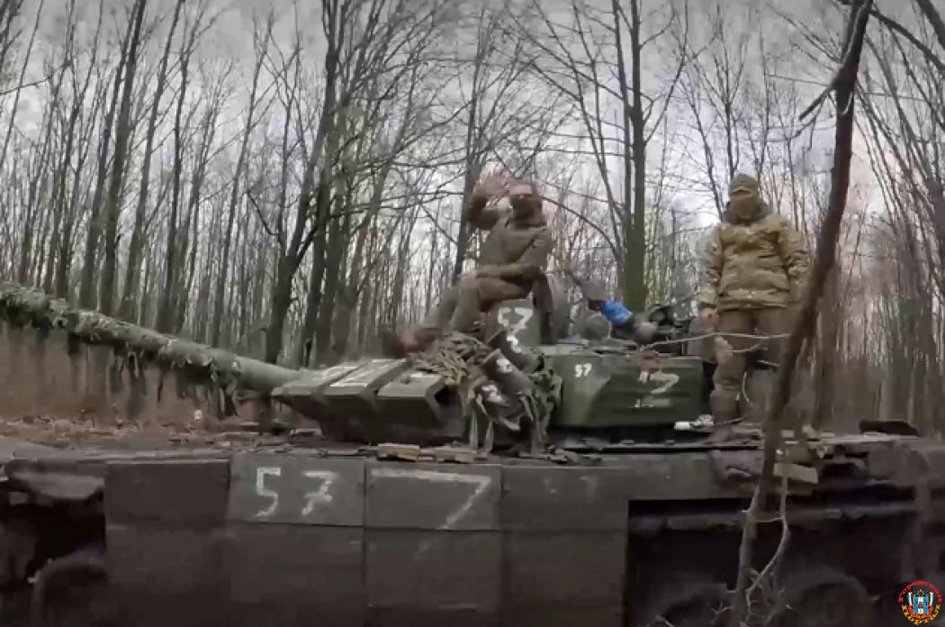Мобилизованный танкист из Ростовской области показал, как готовятся к бою военные в зоне СВО