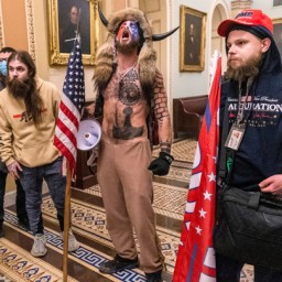 В США запретили пользоваться интернетом участникам протестов