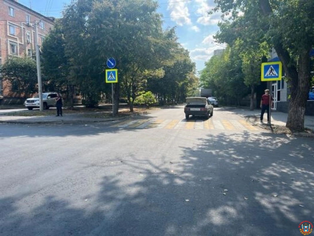 В Шахтах 81-летняя бабушка попала под колеса отечественной легковушки