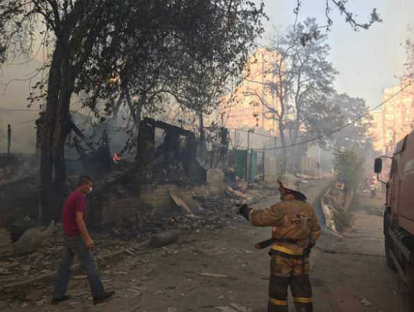 25 домов пострадали от огня в центре Ростова