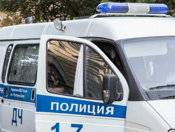 Лже-полицейский обманул приятеля в Ростове на 300 000 рублей Лже-полицейский обманул приятеля в Ростове на 300 000 рублей