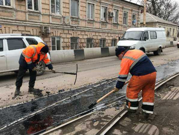О мощной пробке в районе Лендворца предупредили автовладельцев Ростова