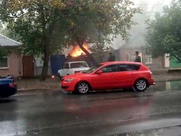 В Ростове-на-Дону снова огонь уничтожает дома людей