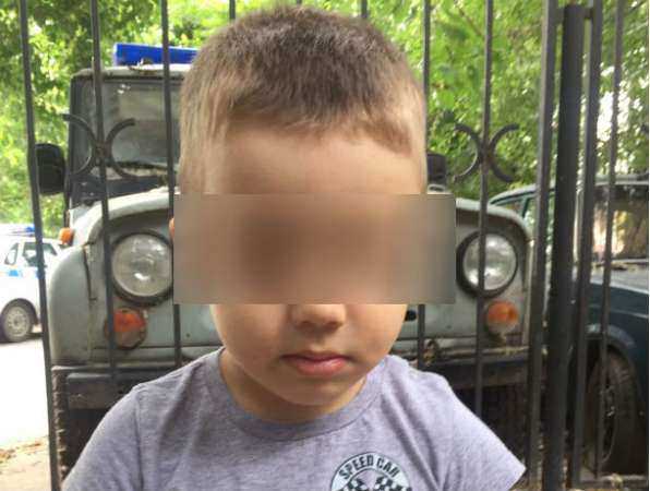Потерявшийся в Ростове четырехлетний Тимур сбежал от спящей бабушки