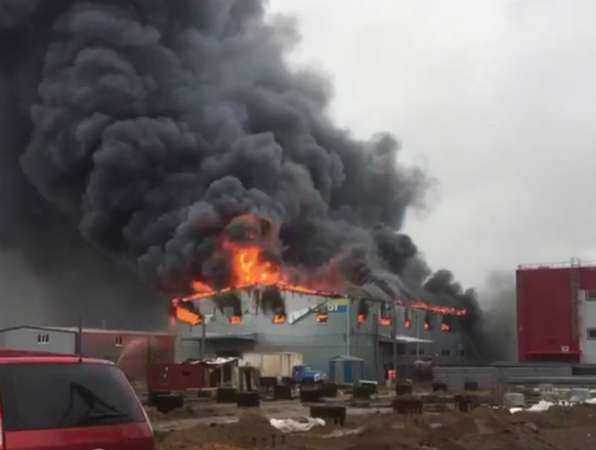 Открытое горение на рынке "Атлант-сити" под Ростовом ликвидировано