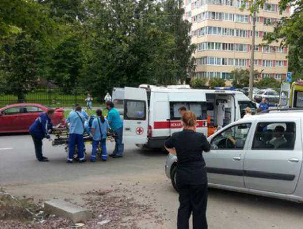 Оставленного без присмотра на улице пятилетнего мальчика на скорости сбила автоледи под Ростовом