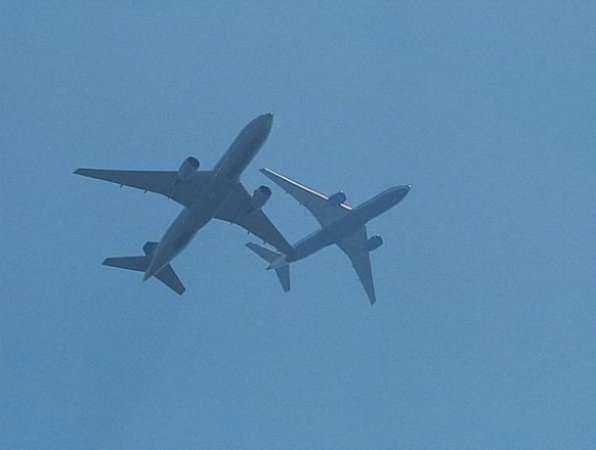 Два самолета с пассажирами чудом избежали столкновения в небе над Ростовом