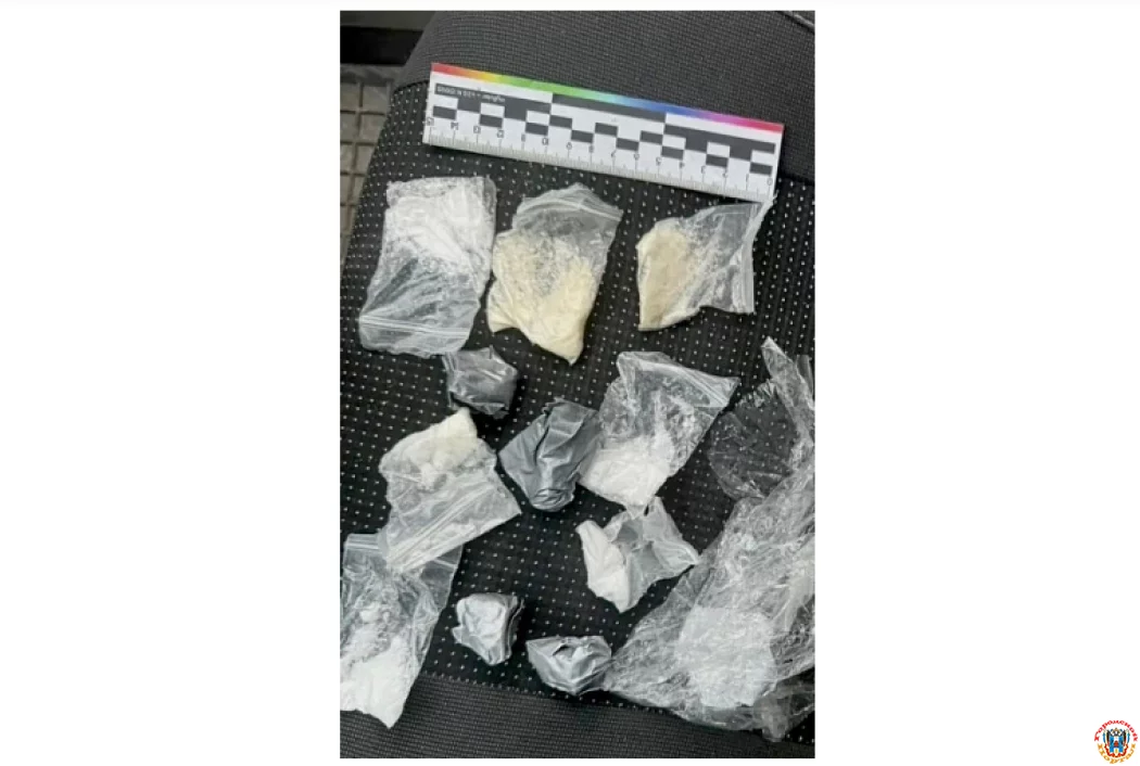 Крупная партия синтетических наркотиков изъята в Ростове: 44-летняя женщина прятала A-PVP в автомобиле