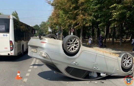 На Михаила Нагибина в Ростове перевернулась «БМВ»