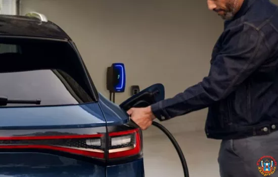 Volkswagen тоже изучает возможность перехода на использование зарядного разъёма Tesla