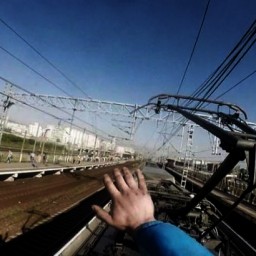 В больнице скончался 15-летний школьник, получивший удар током на крыше зерновоза в Азове