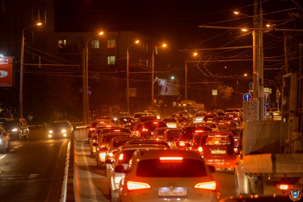 Девятибалльные пробки сковали Ростов вечером 9 декабря