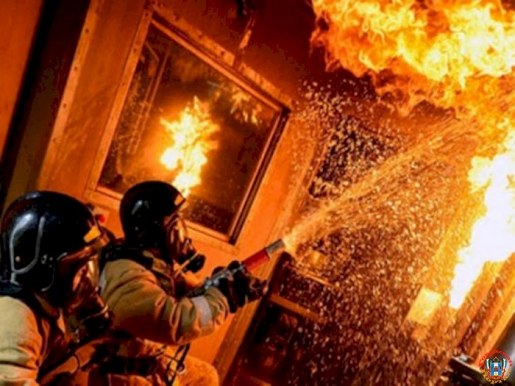 В Ростовской области случился пожар в частном доме