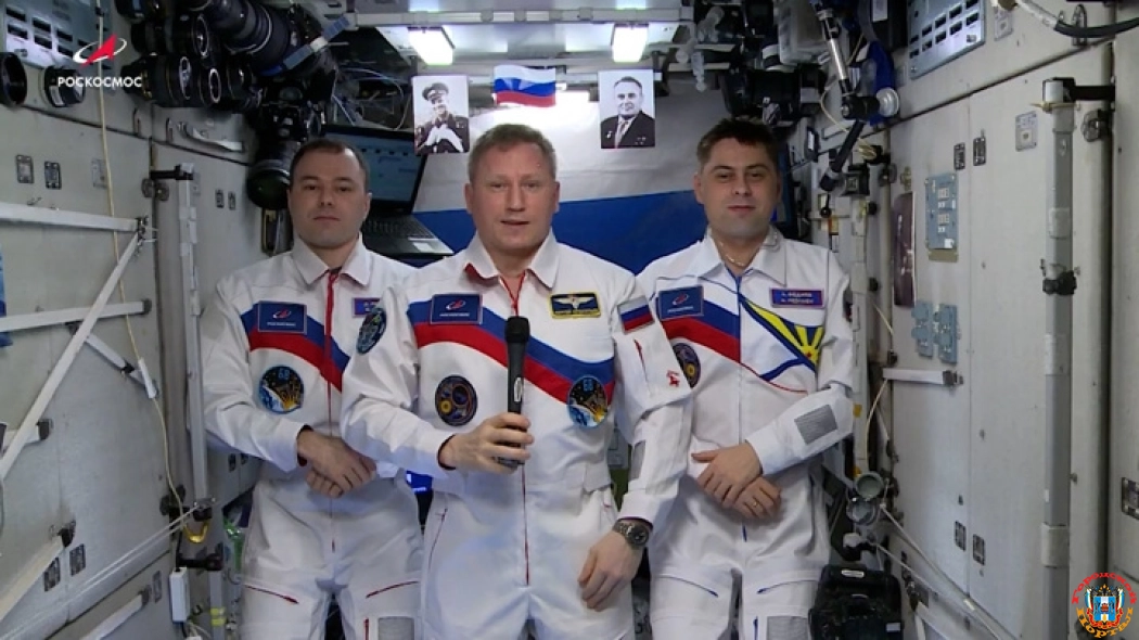 Экипаж МКС поздравил соотечественников с Днем России