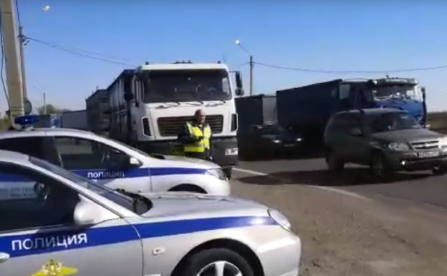Дальнобойщики со всей страны съехались в Ростовскую область, чтобы проверить работу Ространснадзора на участке М4 «Дон»