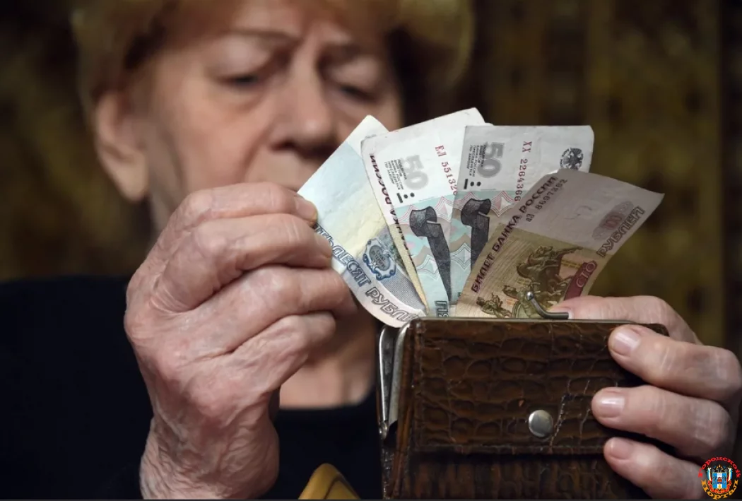 У пенсионеров в январе из пенсии изымут 6561 рубль