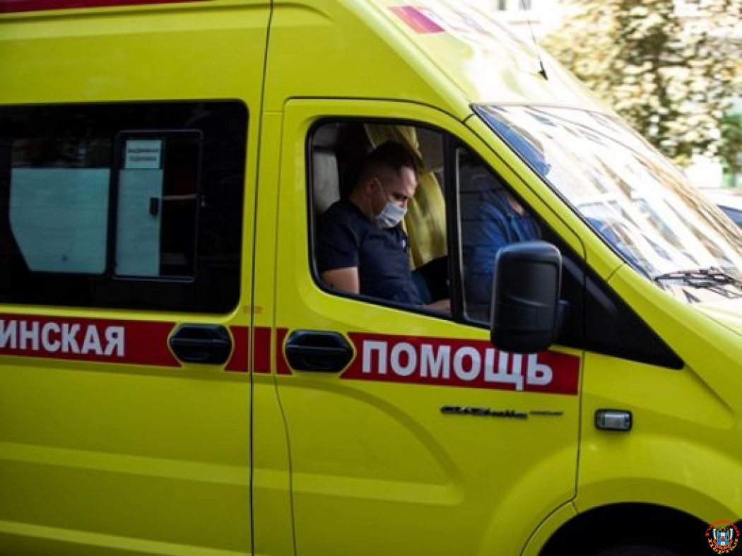 В Шахтах мужчина едва не погиб от кровопотери, вонзив себе в бедро нож