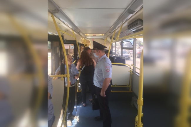 За нарушение масочного режима в общественном транспорте Ростова составили 370 протоколов