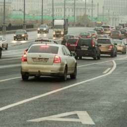 Водителям могут разрешить ездить ночью по автобусной полосе