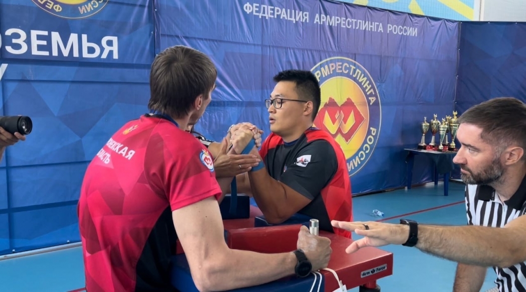 Спортсмен из Ростова завоевал бронзу на Всероссийском турнире по армрестлингу