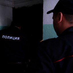 В центре Ростова нашли тела троих мужчин в квартире многоэтажки
