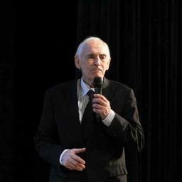 «Откуда силы беру? Из сердца»: Василий Лановой — о визите в Ростов