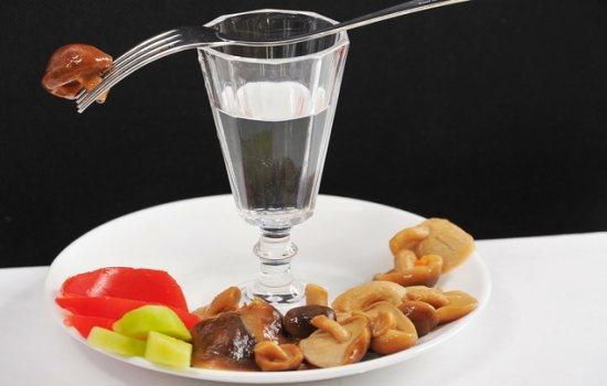 Импорт крепких алкогольных напитков в Россию упал на 35%