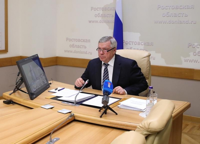 Губернатор Ростовской области сделал прививку от коронавируса