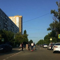 В Ростове 36-летняя женщина попала под колеса авто на переходе