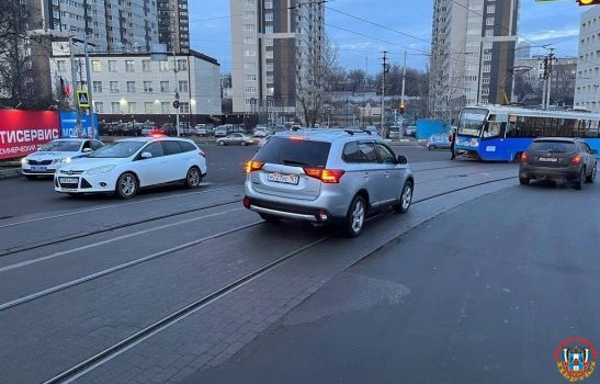 В Ростове на Сиверса водитель иномарки сбил 20-летнюю девушку