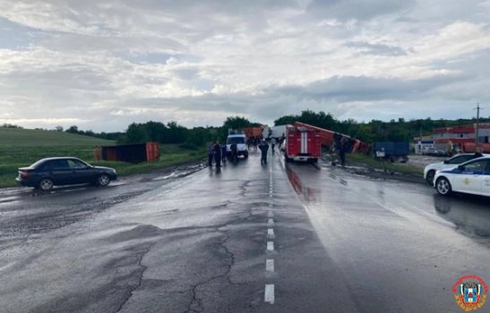 В Ростовской области в ДТП с двумя грузовиками погиб 36-летний водитель