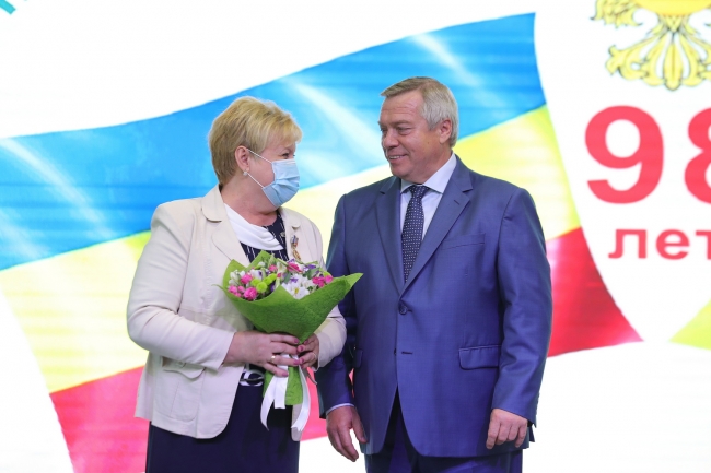 На губернаторские букеты в Ростовской области потратят 1,2 млн рублей