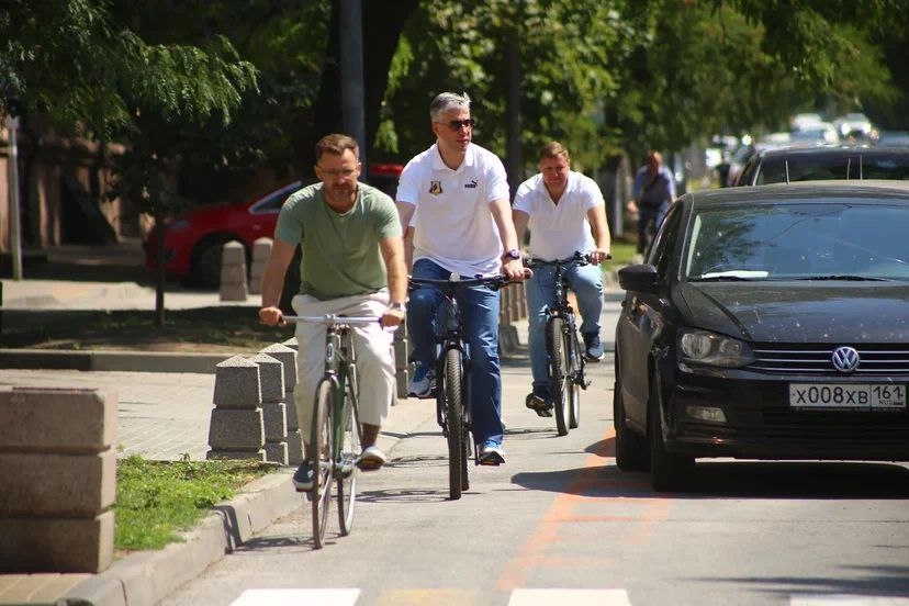 Сити-менеджер Ростова Логвиненко протестировал велодорожку и остался в восторге