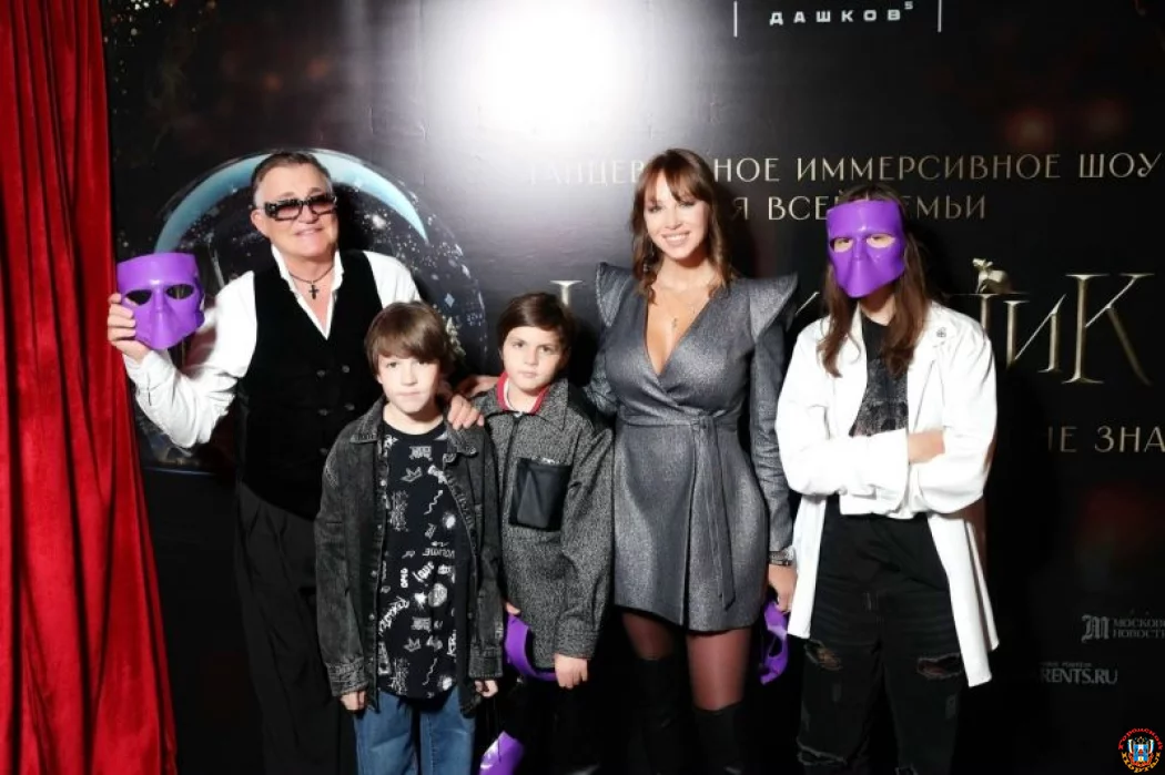 День рождения среднего сына вместе отпраздновали супруги Дибровы