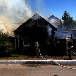 На Дону 69-летний мужчина погиб во время пожара в летней кухне