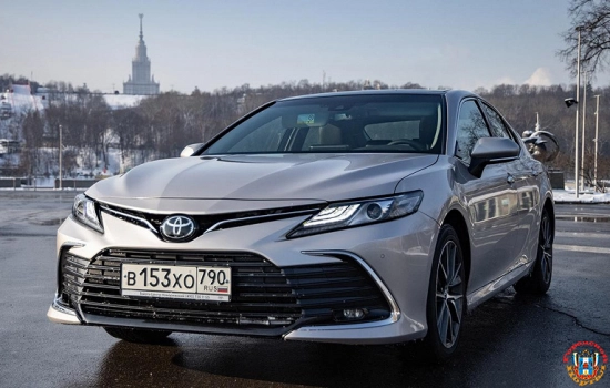 В Россию приехала партия новых Toyota Camry: они мощнее и дешевле машин российской сборки