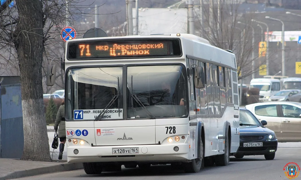 На работу автобуса №71 пожаловались жители Левенцовки