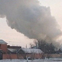 Частный дом загорелся в СНТ под Ростовом, пострадала девушка