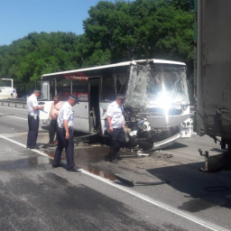 Число пострадавших в ДТП с автобусом и фурой под Ростовом выросло до 15 человек