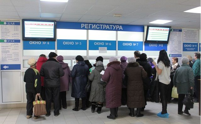 Медики рассказали, как избежать длинных очередей в ростовских поликлиниках