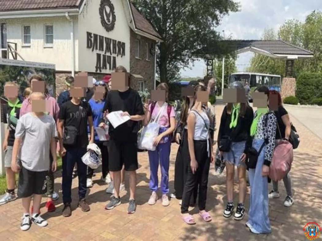Детей из Макеевки, ехавших в лагерь, оставили на вокзале в Ростове