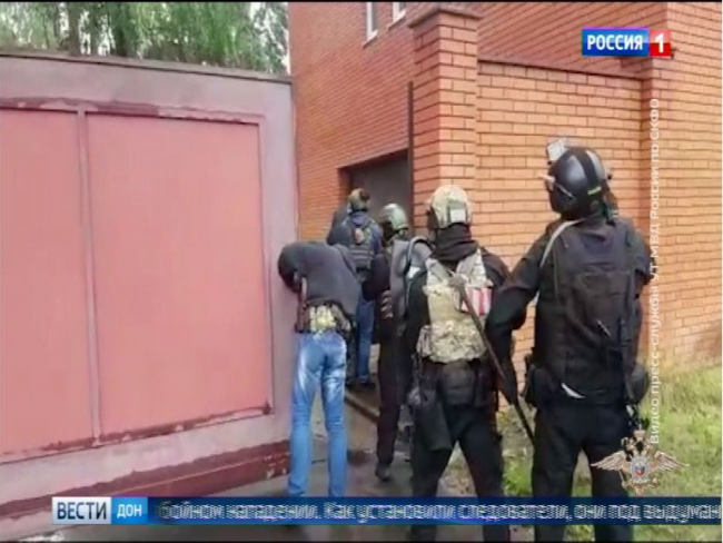 В Новошахтинске задержали подозреваемых в разбойном нападении
