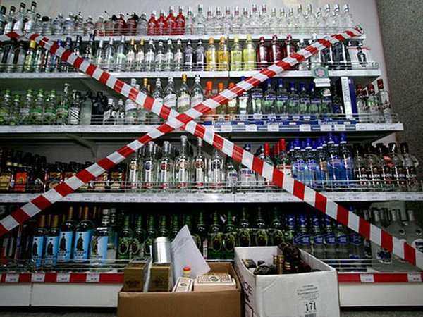 Полицейские в Ростове пресекли незаконную торговлю алкоголем в День знаний