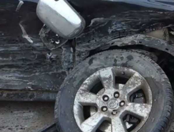 Двое дончан погибли в страшном ДТП, влетев в дорожную машину на трассе М-4 Дон в Ростовской области