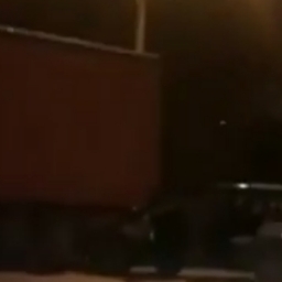 Жестко покалечившая своих пассажиров о фуру легковушка в Ростове попала на видео