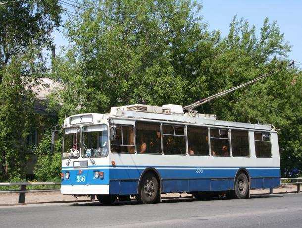 Несчастные троллейбусы не могут доехать до Сельмаша в Ростове