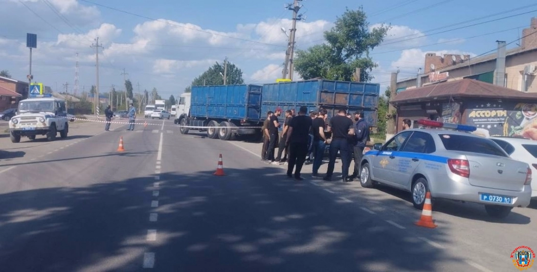В Ростовской области водитель грузовика насмерть сбил 77-летнюю пенсионерку