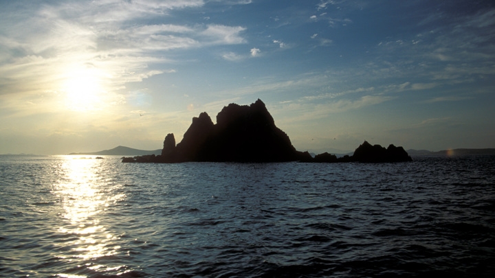 Три человека пропали без вести после столкновения судов у берегов Японии